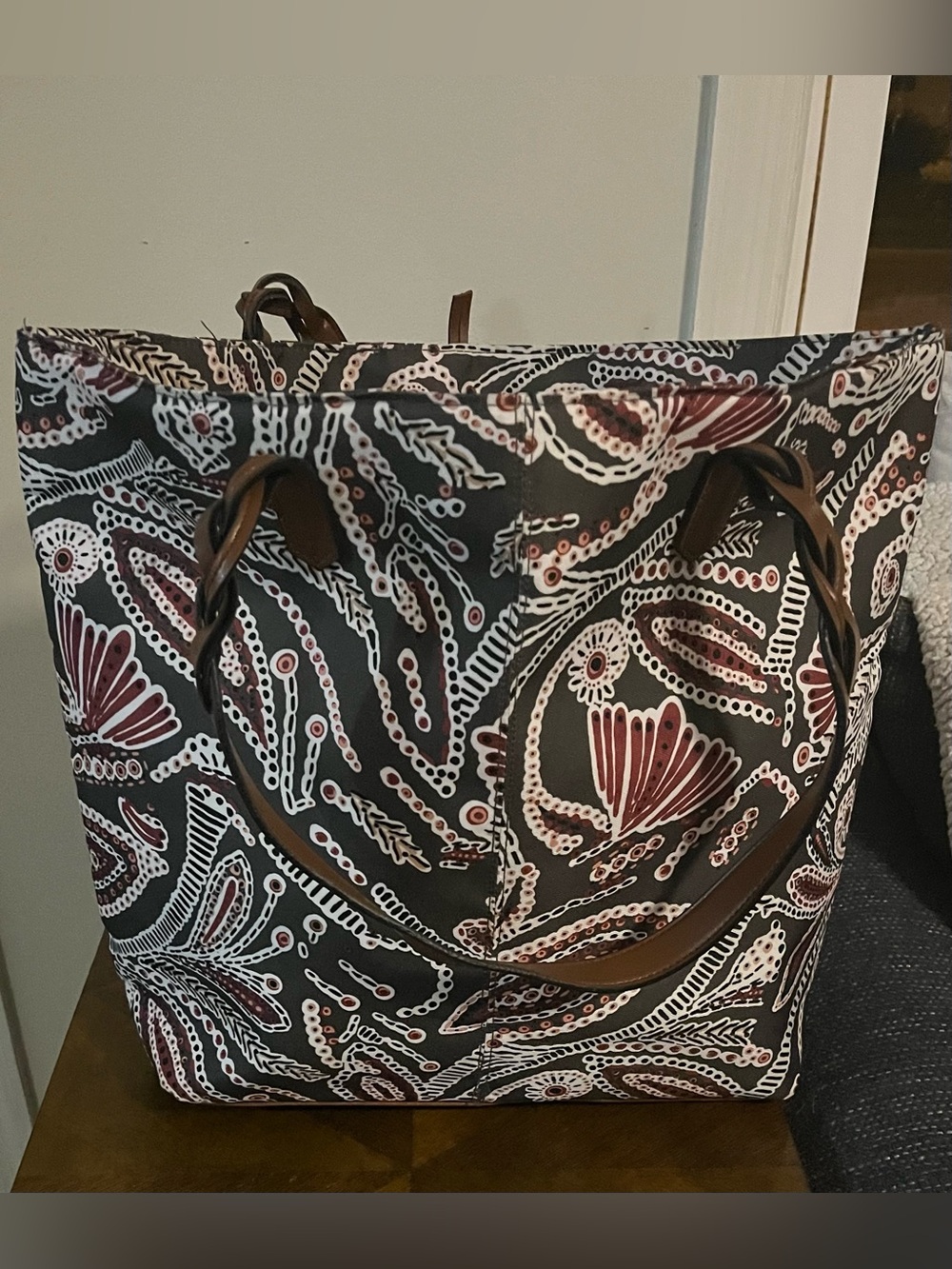 Stylish Paisley Tote Bag - Dark Gray & Burgundy - Picture 2 of 5